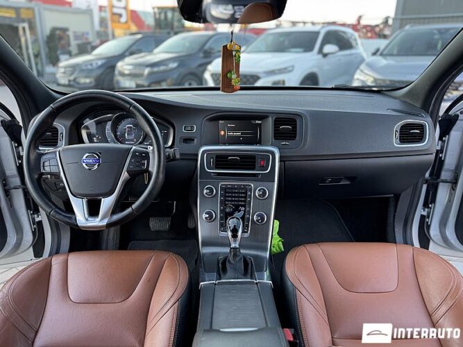 Volvo S 60 38 interauto-car