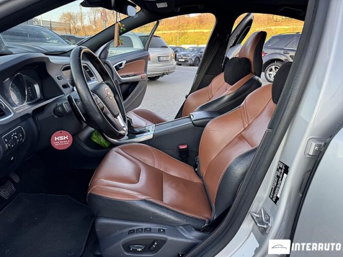 Volvo S 60 37 interauto-car