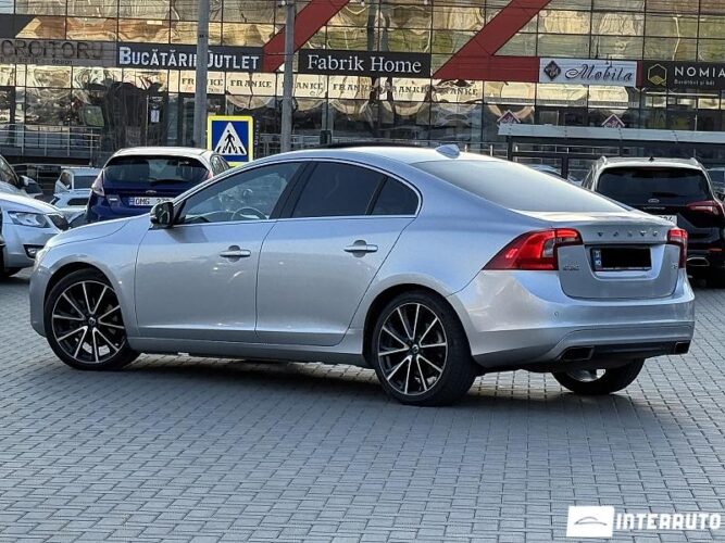 Volvo S 60 36 interauto-car