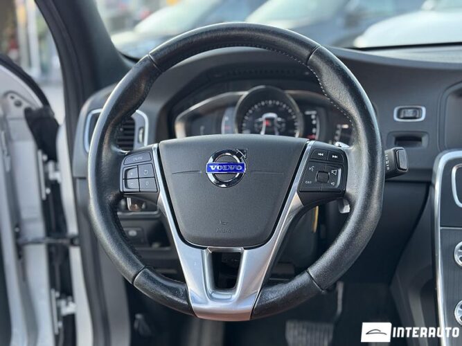 Volvo S 60 39 interauto-car