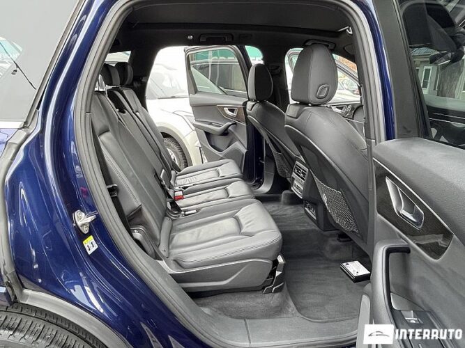 Audi Q7 54 interauto-car