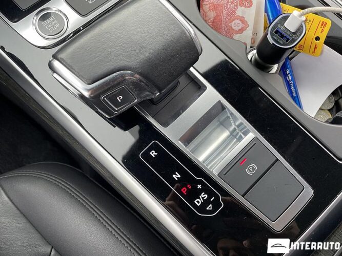 Audi Q7 51 interauto-car