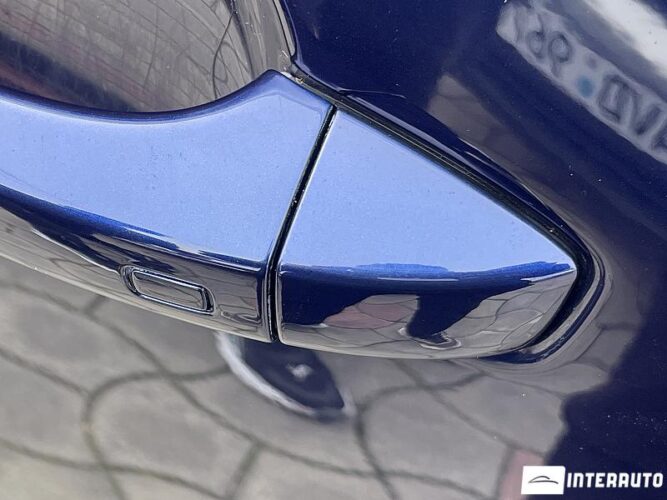 Audi Q7 40 interauto-car