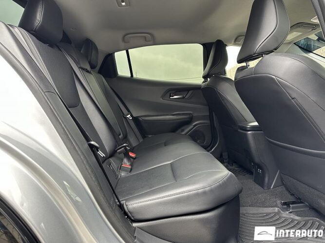 Toyota Prius 53 interauto-car