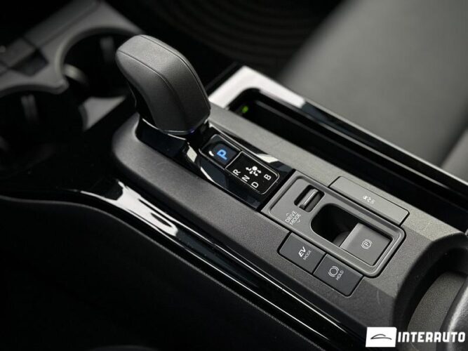 Toyota Prius 49 interauto-car