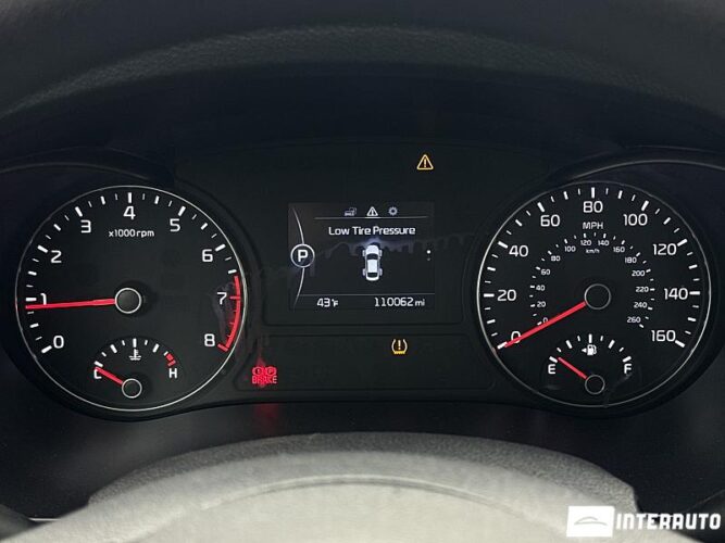 Kia Optima 38 interauto-car