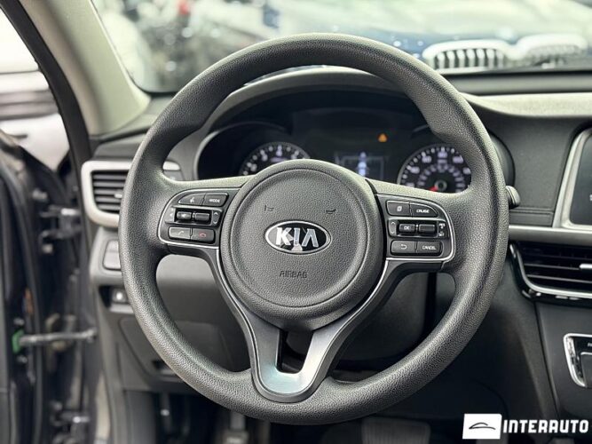 Kia Optima 37 interauto-car