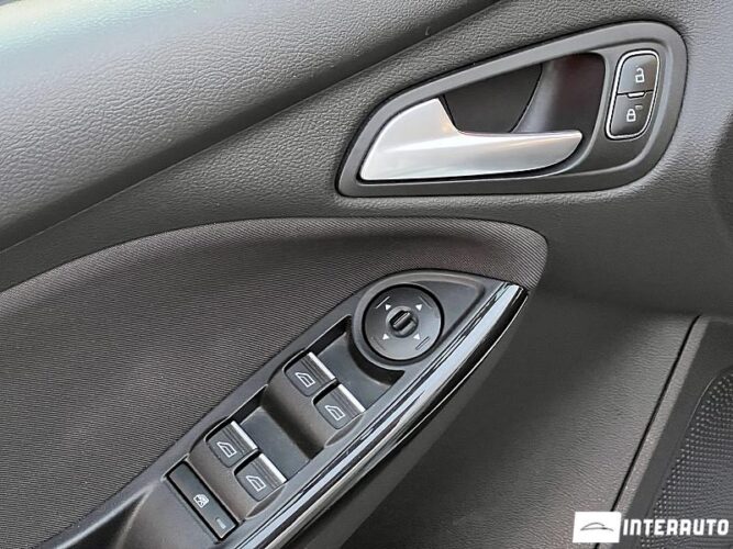 Ford Focus 49 interauto-car