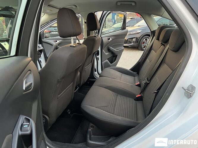 Ford Focus 43 interauto-car