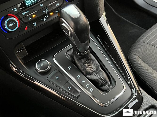 Ford Focus 42 interauto-car