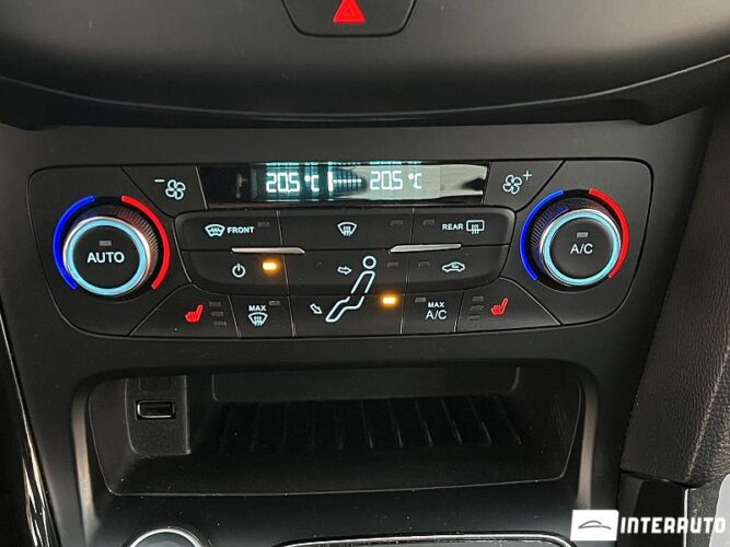 Ford Focus 41 interauto-car