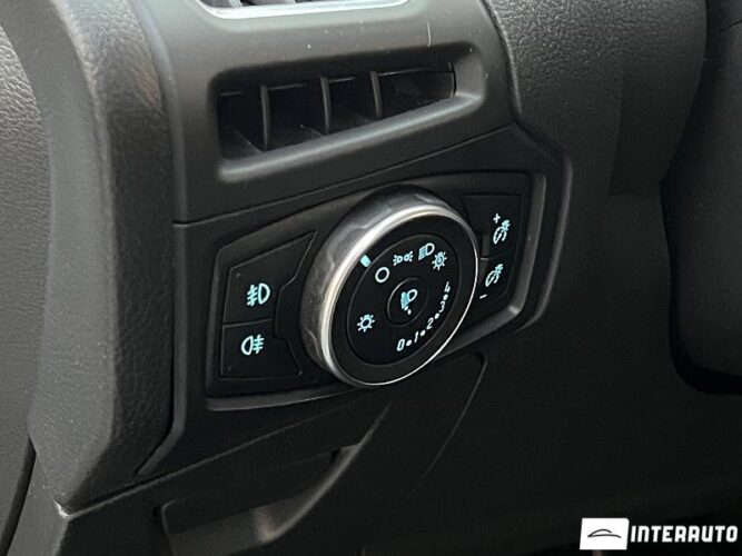 Ford Focus 48 interauto-car