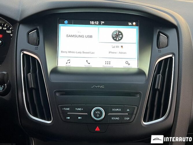 Ford Focus 39 interauto-car