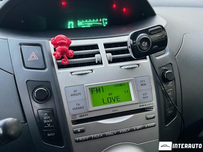 Toyota Yaris 41 interauto-car