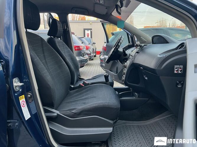 Toyota Yaris 46 interauto-car