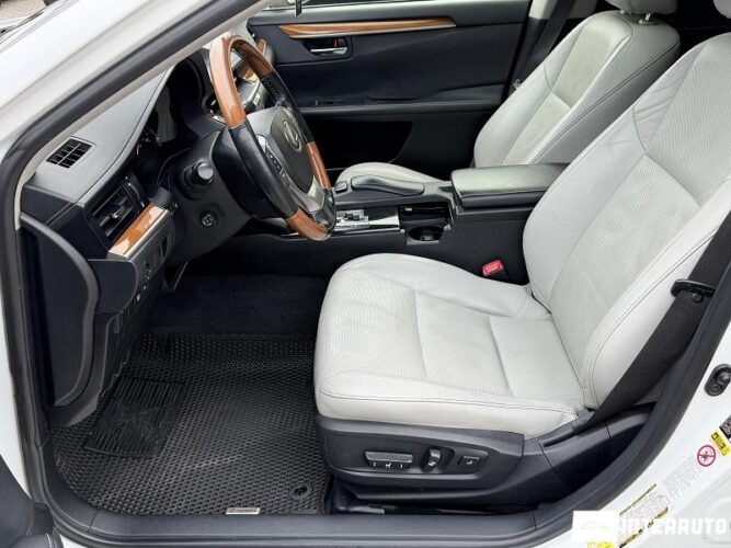 Lexus ES 300h 40 interauto-car