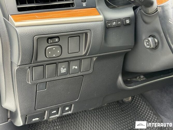 Lexus ES 300h 41 interauto-car