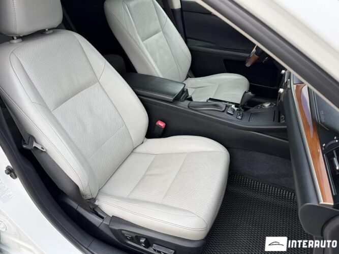 Lexus ES 300h 46 interauto-car