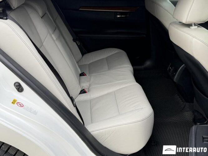 Lexus ES 300h 48 interauto-car