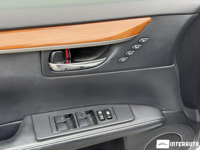 Lexus ES 300h 38 interauto-car