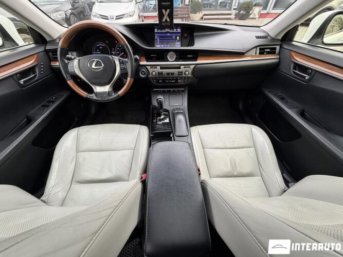 Lexus ES 300h 39 interauto-car