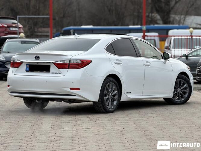 Lexus ES 300h 33 interauto-car