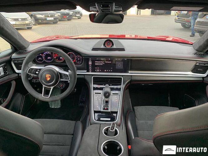 Porsche Panamera GTS 42 interauto-car