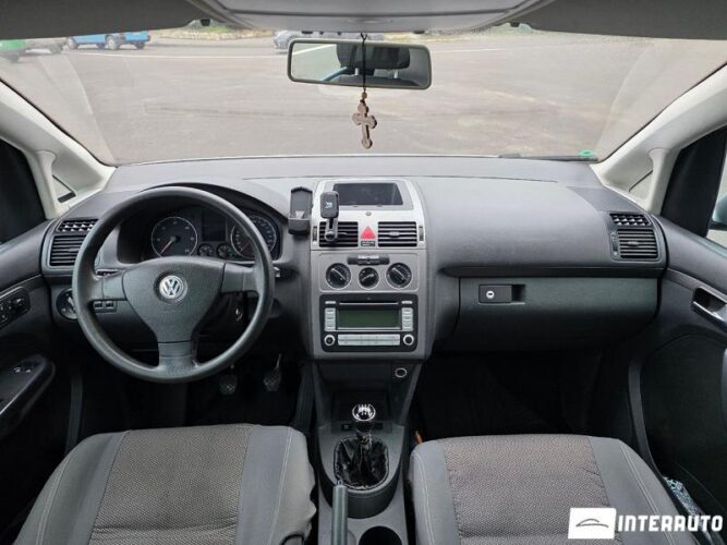 Volkswagen Touran 33 interauto-car