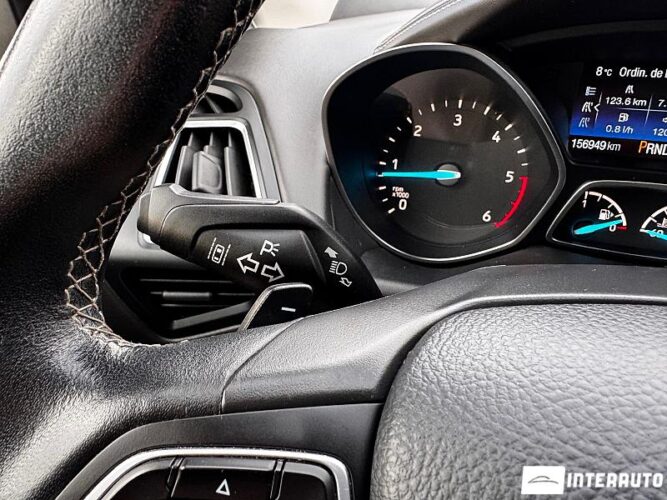 Ford Kuga 56 interauto-car