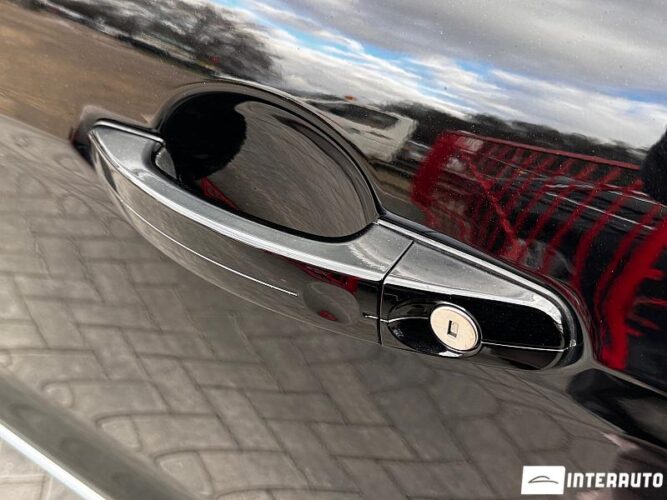 Ford Kuga 64 interauto-car