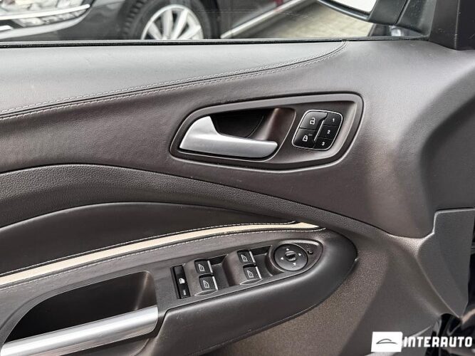 Ford Kuga 57 interauto-car