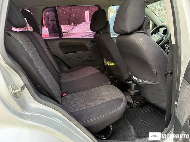 Ford Fusion 34 interauto-car