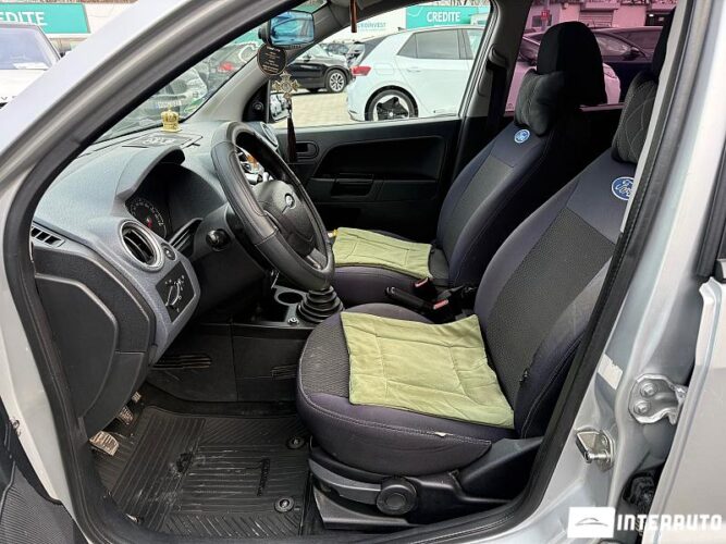 Ford Fusion 31 interauto-car