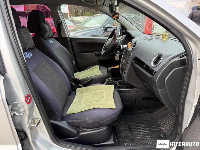 Ford Fusion 32 interauto-car