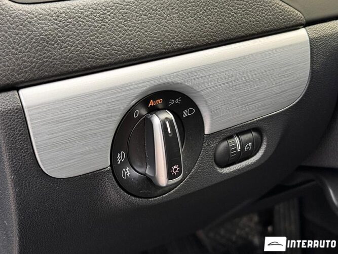 Volkswagen Jetta 44 interauto-car