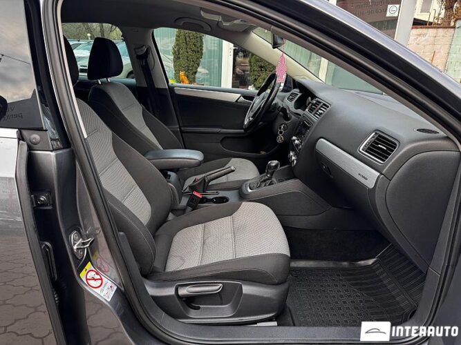 Volkswagen Jetta 35 interauto-car