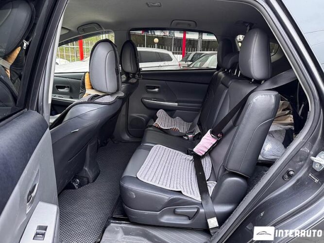 Toyota Prius 45 interauto-car