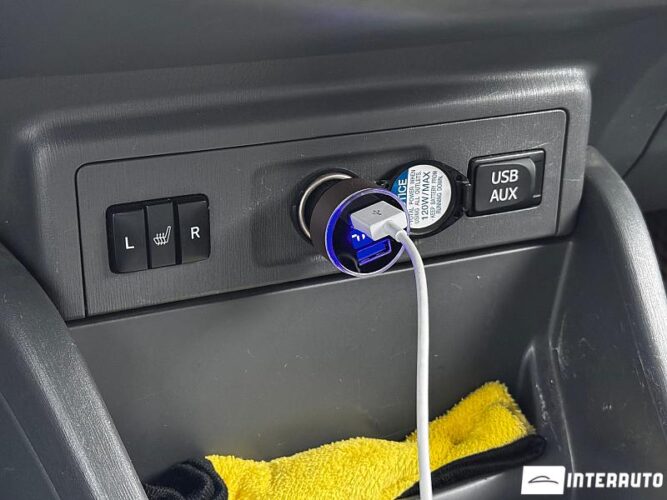 Toyota Prius 43 interauto-car