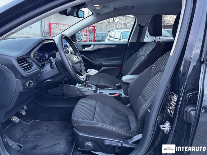 Ford Focus 37 interauto-car