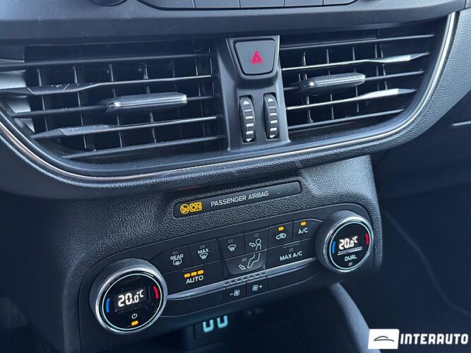 Ford Focus 44 interauto-car