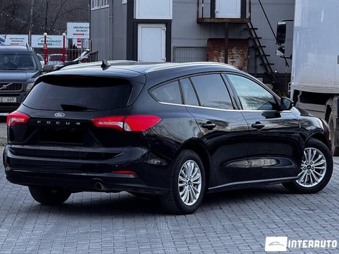 Ford Focus 35 interauto-car