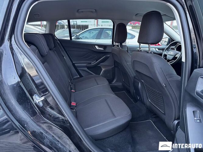 Ford Focus 46 interauto-car