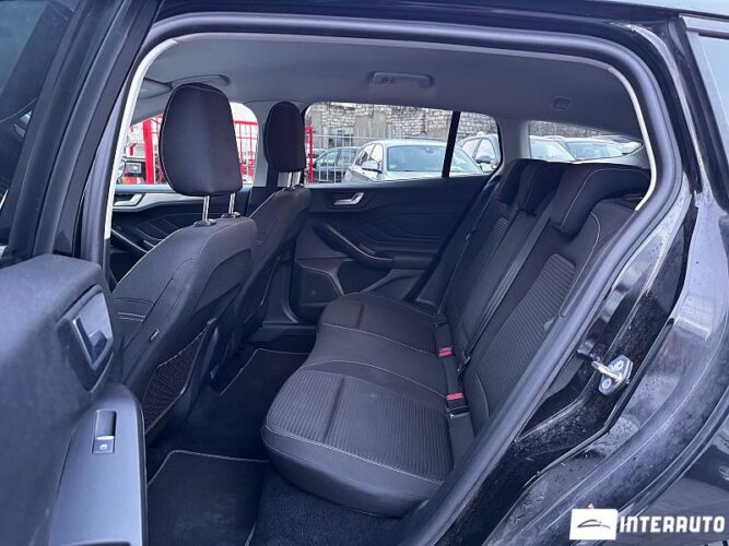 Ford Focus 38 interauto-car