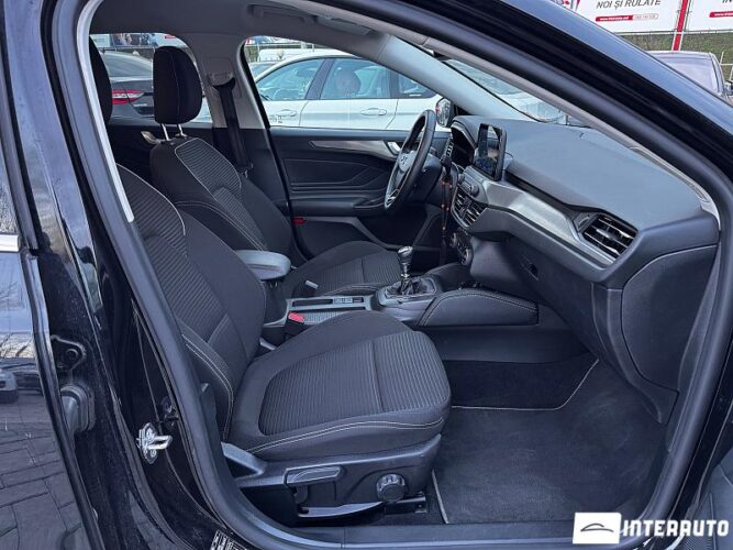 Ford Focus 47 interauto-car