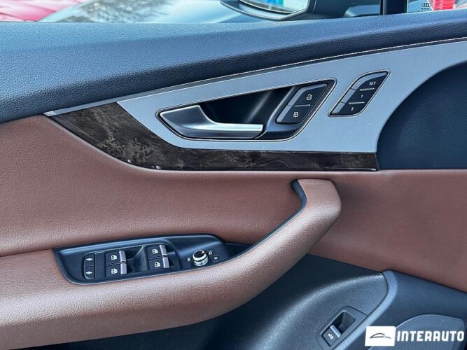 Audi Q7 55 interauto-car