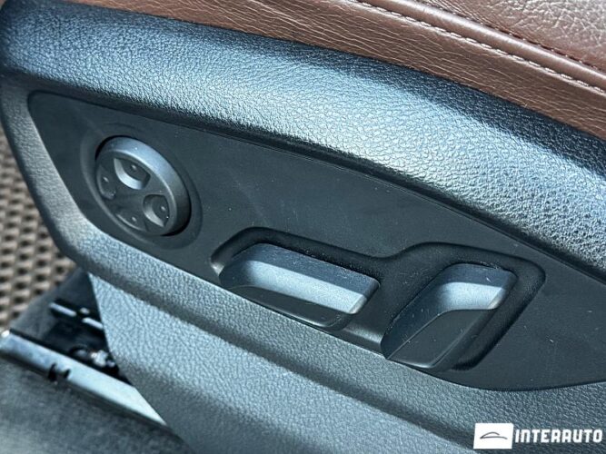 Audi Q7 54 interauto-car