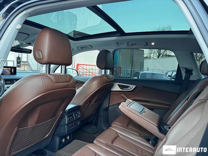 Audi Q7 43 interauto-car