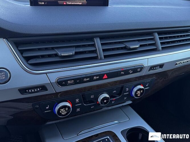 Audi Q7 48 interauto-car