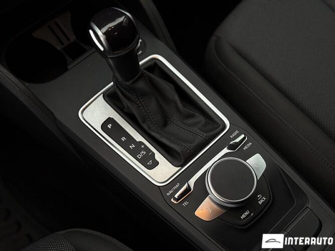 Audi Q2 42 interauto-car