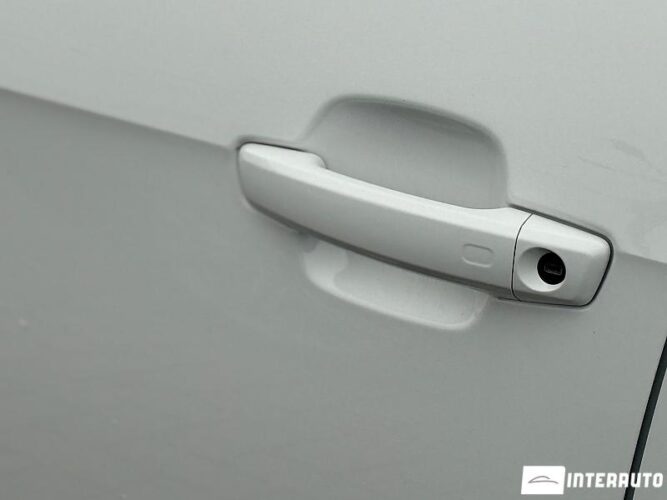 Audi Q2 34 interauto-car